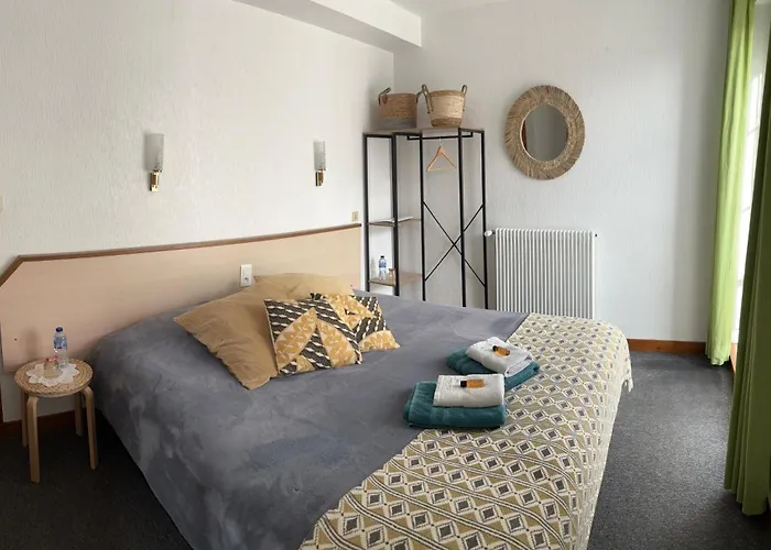 L'ajasserie D'orcival Bed & Breakfast